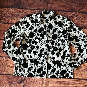 Black Tie Floral Black‎ and White Women’s Shirt Size Medium